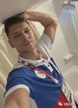 庆祝动作不 庆祝动作不