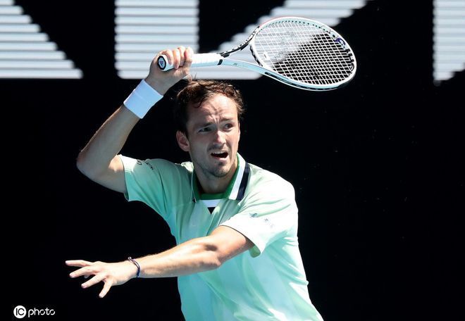 先遭逼平 先遭逼平